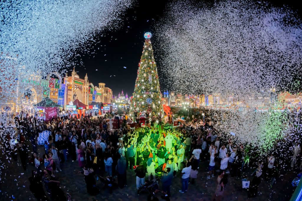 Festive-Tree-Lighting-Ceremony-at-Global-Village-S29-1-1024x683.jpg